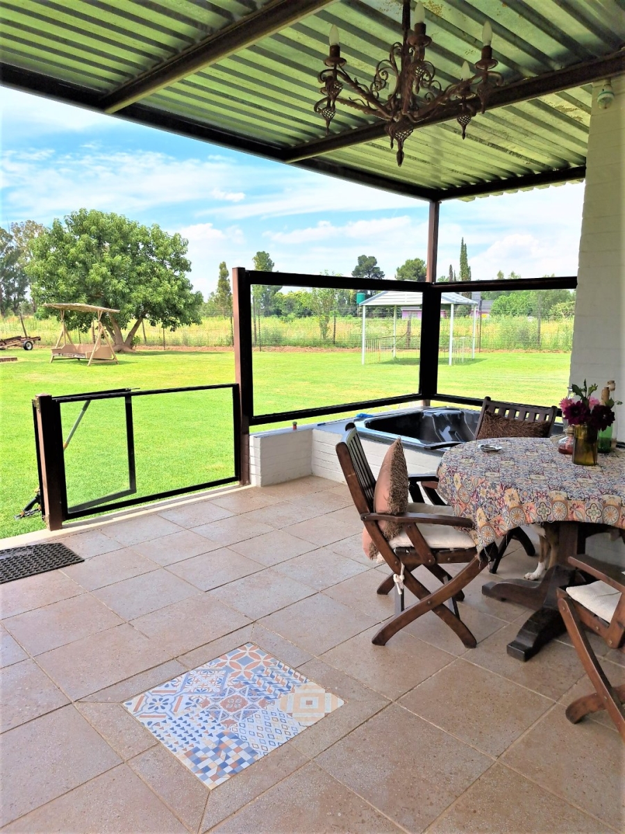 5 Bedroom Property for Sale in De Deur Gauteng