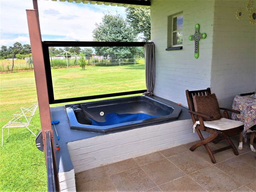 5 Bedroom Property for Sale in De Deur Gauteng