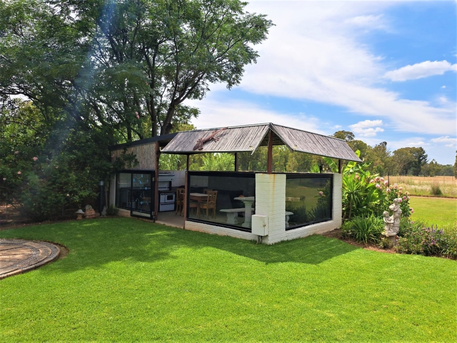 5 Bedroom Property for Sale in De Deur Gauteng