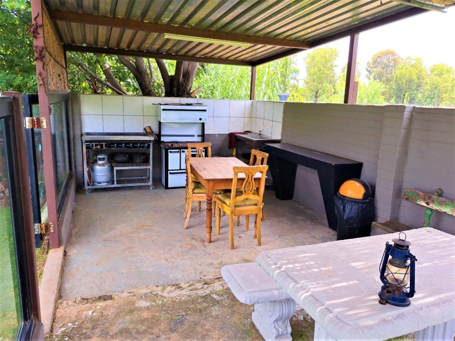 5 Bedroom Property for Sale in De Deur Gauteng