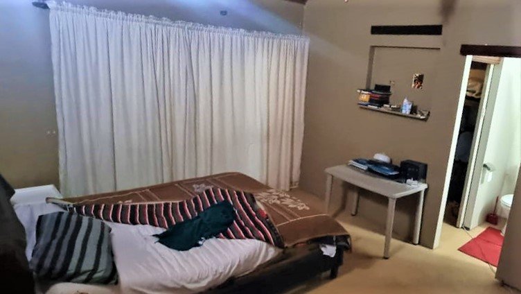 5 Bedroom Property for Sale in De Deur Gauteng