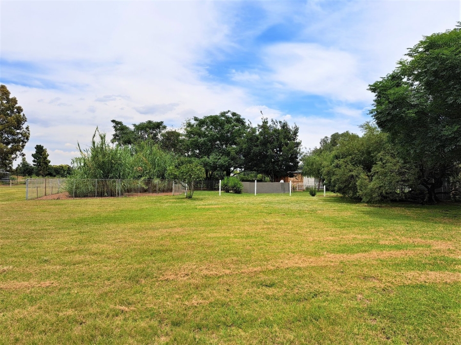 5 Bedroom Property for Sale in De Deur Gauteng