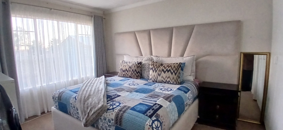 To Let 3 Bedroom Property for Rent in Heuwelsig Estate Gauteng