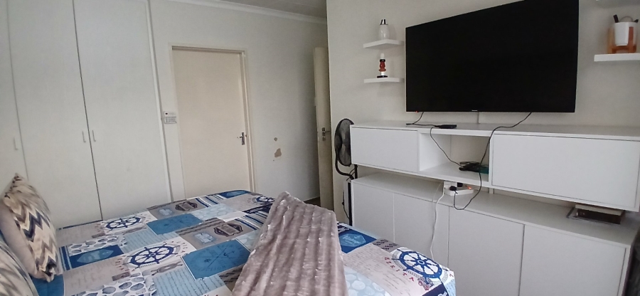 To Let 3 Bedroom Property for Rent in Heuwelsig Estate Gauteng