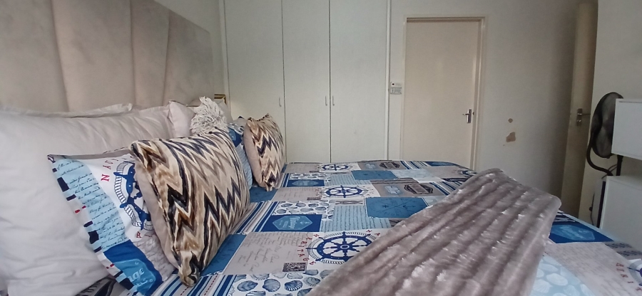 To Let 3 Bedroom Property for Rent in Heuwelsig Estate Gauteng