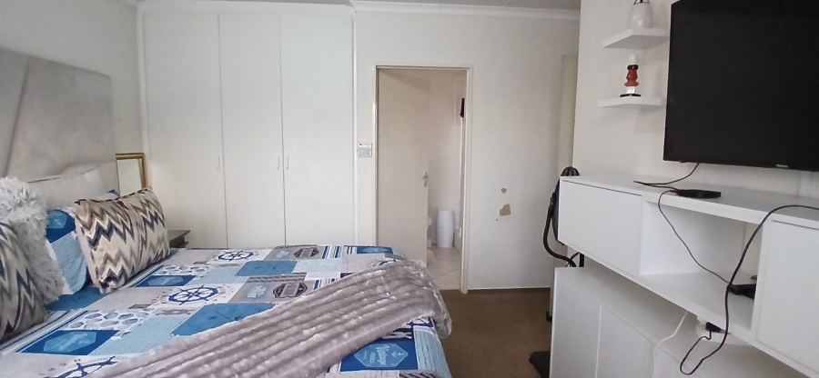 To Let 3 Bedroom Property for Rent in Heuwelsig Estate Gauteng
