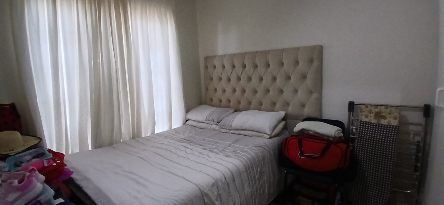 To Let 3 Bedroom Property for Rent in Heuwelsig Estate Gauteng