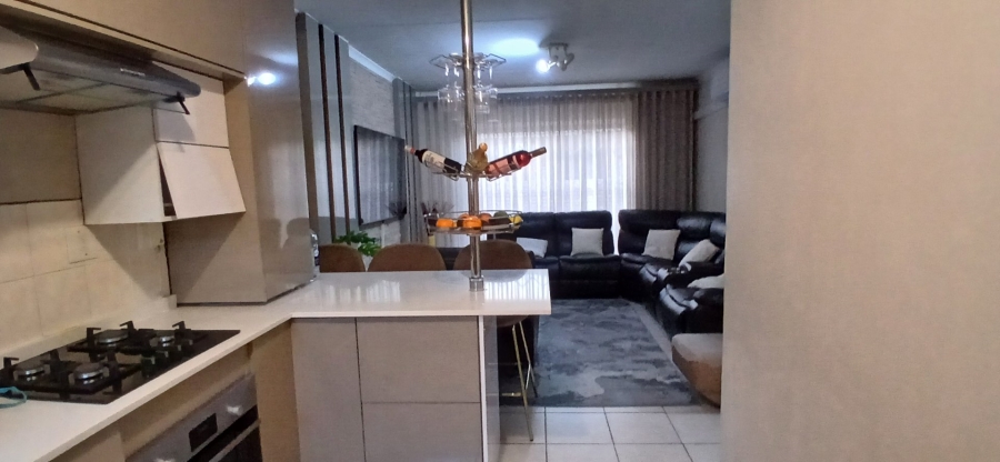 To Let 3 Bedroom Property for Rent in Heuwelsig Estate Gauteng