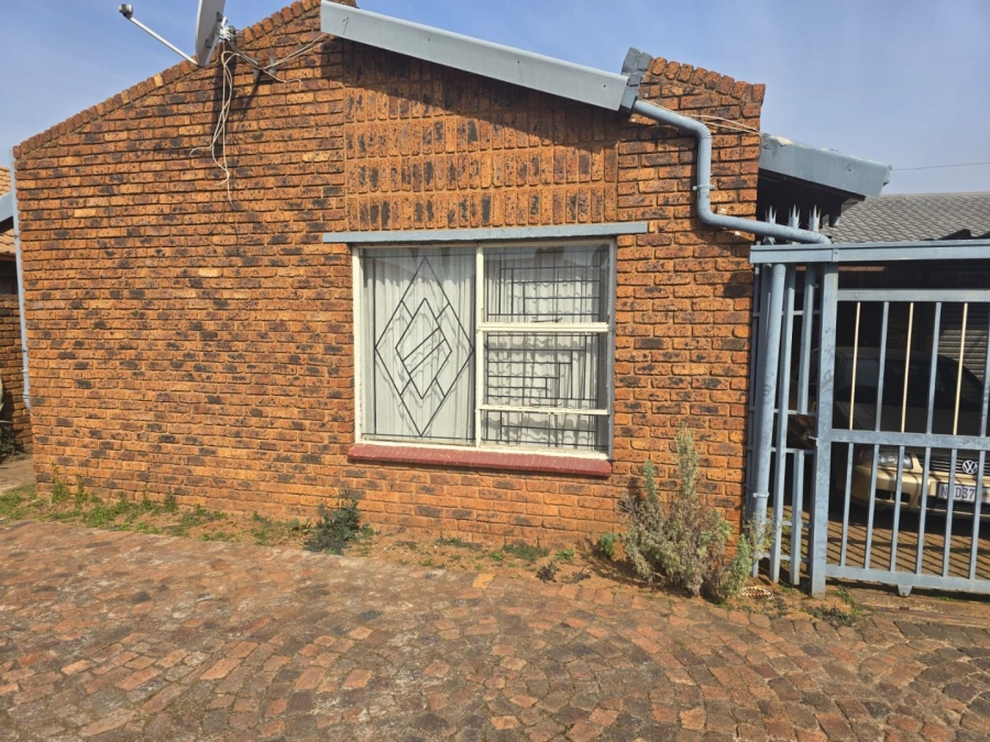 To Let 3 Bedroom Property for Rent in Daveyton Gauteng