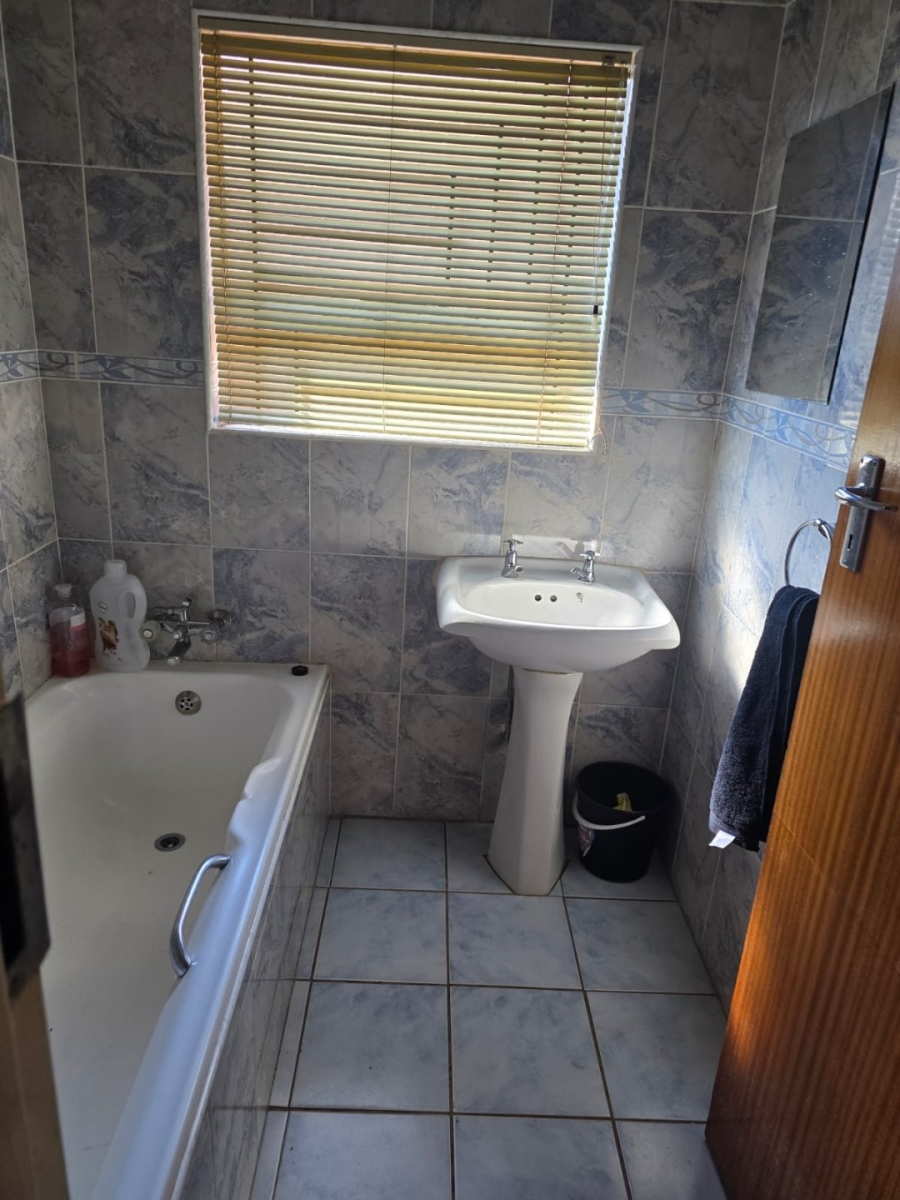 To Let 3 Bedroom Property for Rent in Daveyton Gauteng