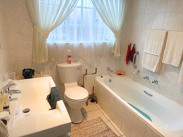 3 Bedroom Property for Sale in Wilro Park Gauteng