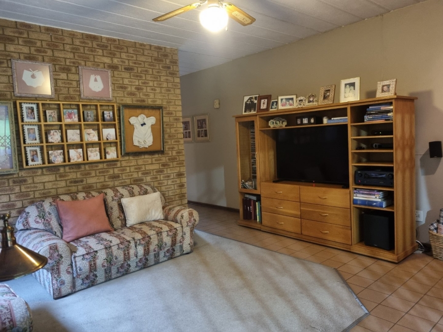 5 Bedroom Property for Sale in Vanderbijlpark SE 3 Gauteng