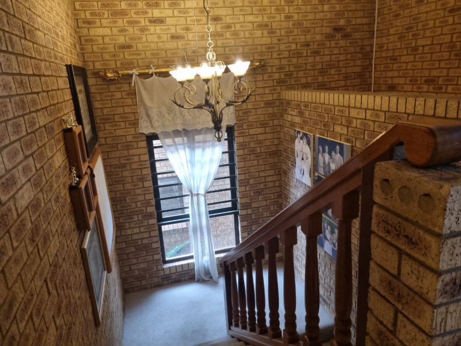 5 Bedroom Property for Sale in Vanderbijlpark SE 3 Gauteng