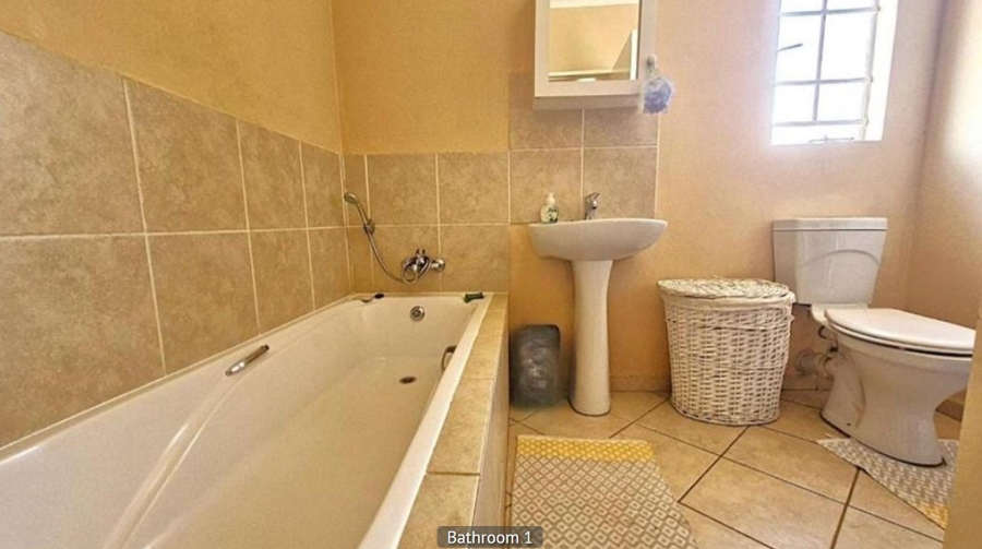 3 Bedroom Property for Sale in Blue Hills Gauteng
