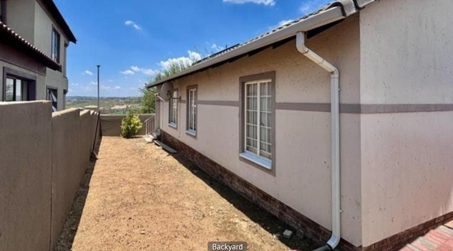 3 Bedroom Property for Sale in Blue Hills Gauteng