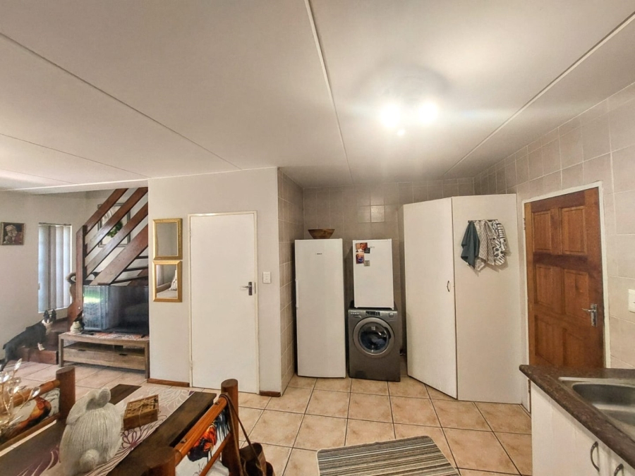 To Let 2 Bedroom Property for Rent in Sonneglans Gauteng