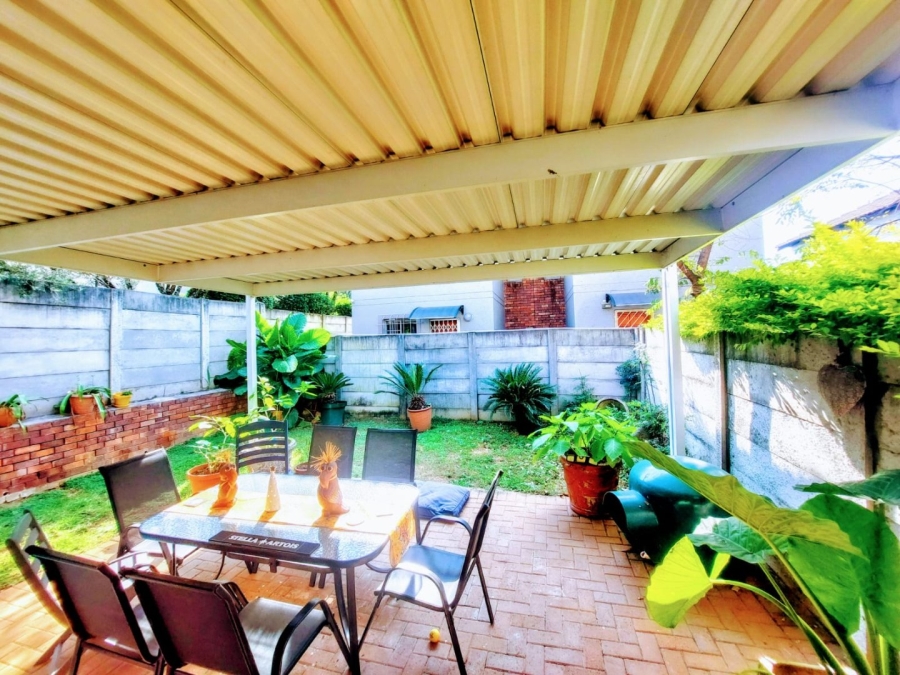 To Let 2 Bedroom Property for Rent in Sonneglans Gauteng