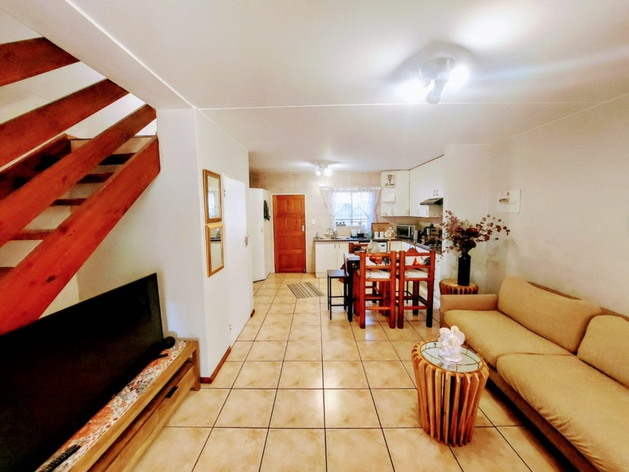 To Let 2 Bedroom Property for Rent in Sonneglans Gauteng