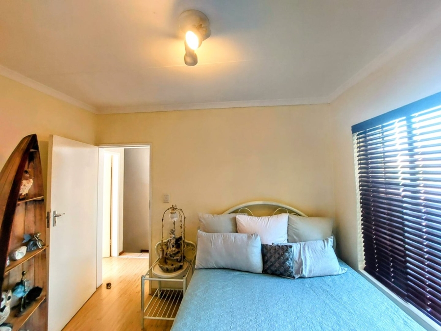 To Let 2 Bedroom Property for Rent in Sonneglans Gauteng