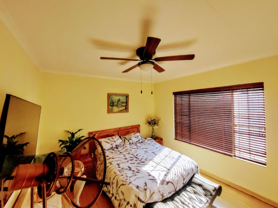 To Let 2 Bedroom Property for Rent in Sonneglans Gauteng