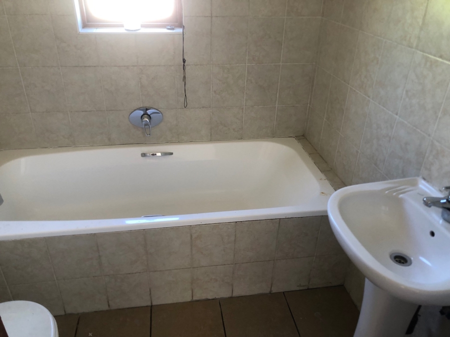 To Let 2 Bedroom Property for Rent in Kyalami Hills Gauteng