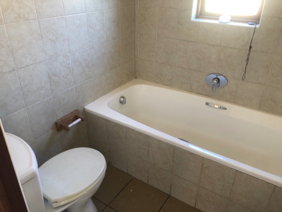To Let 2 Bedroom Property for Rent in Kyalami Hills Gauteng