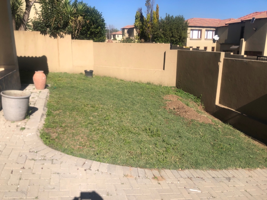 To Let 2 Bedroom Property for Rent in Kyalami Hills Gauteng