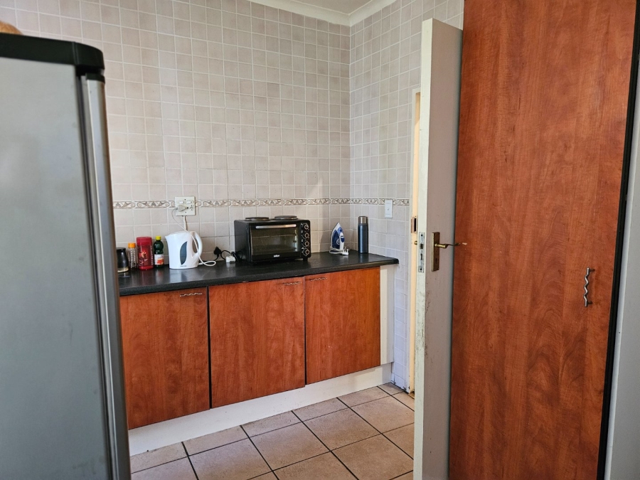 8 Bedroom Property for Sale in Fontainebleau Gauteng