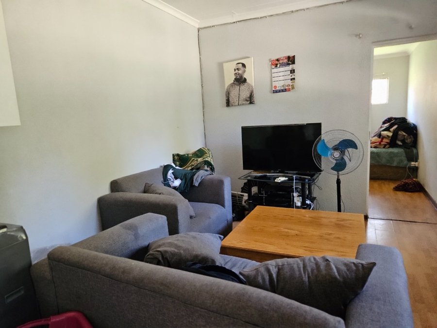 8 Bedroom Property for Sale in Fontainebleau Gauteng