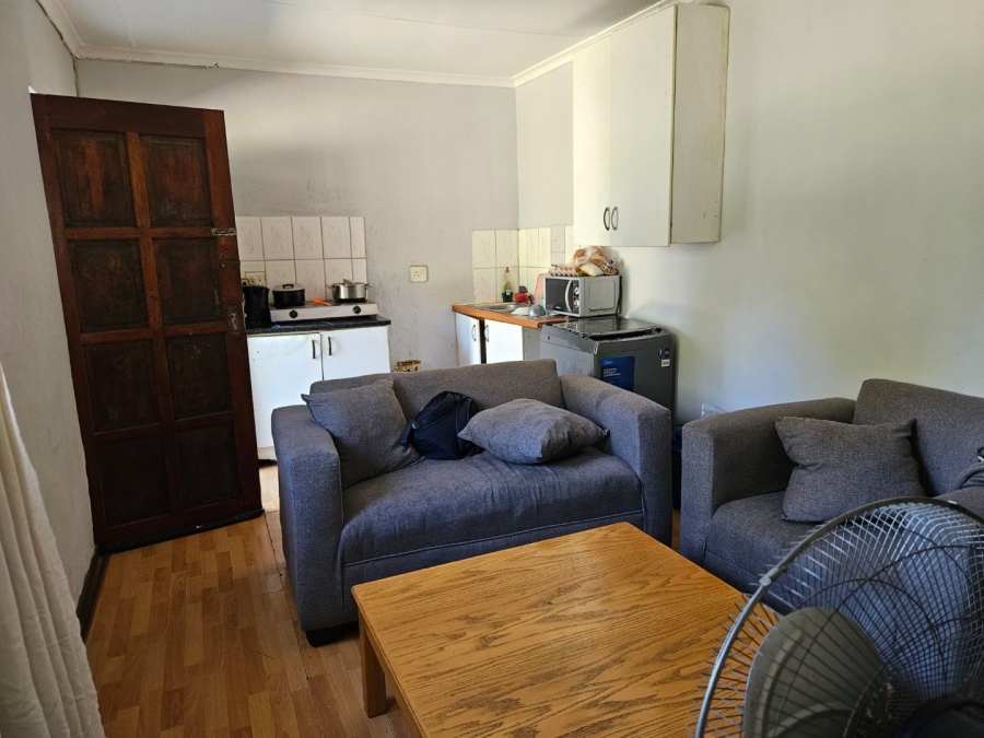 8 Bedroom Property for Sale in Fontainebleau Gauteng