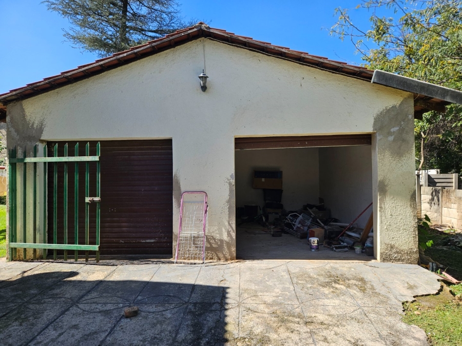 8 Bedroom Property for Sale in Fontainebleau Gauteng