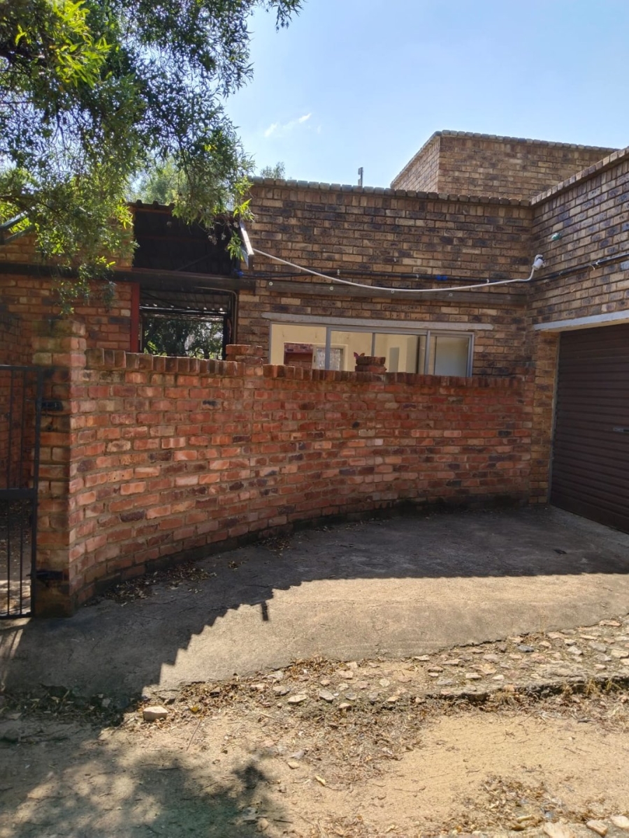 To Let 2 Bedroom Property for Rent in Hennops River Gauteng