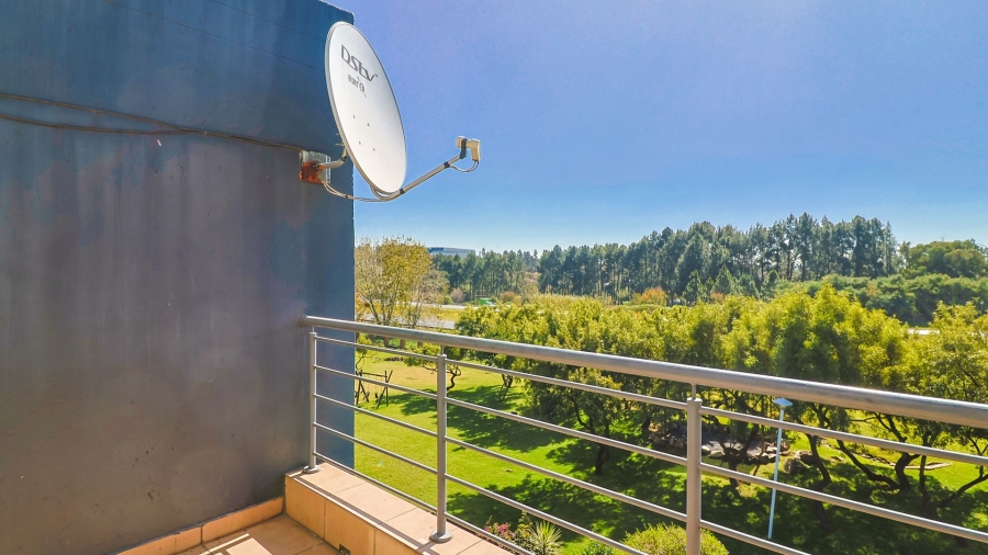 2 Bedroom Property for Sale in Waterstone Park Gauteng