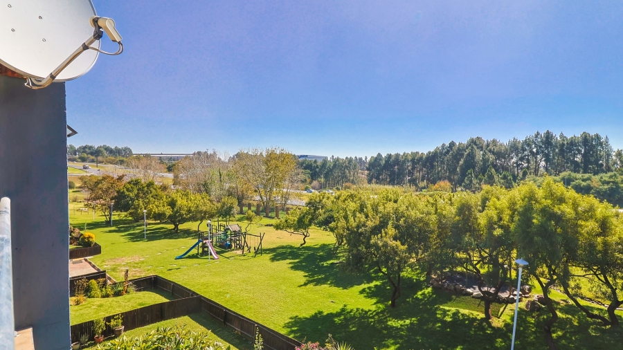 2 Bedroom Property for Sale in Waterstone Park Gauteng