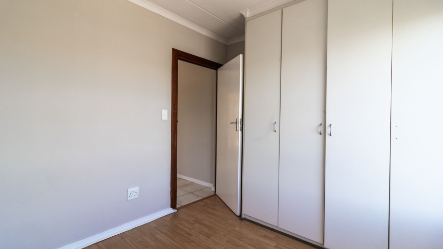 2 Bedroom Property for Sale in Waterstone Park Gauteng