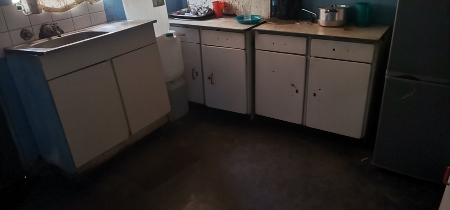 2 Bedroom Property for Sale in Teanong Gauteng