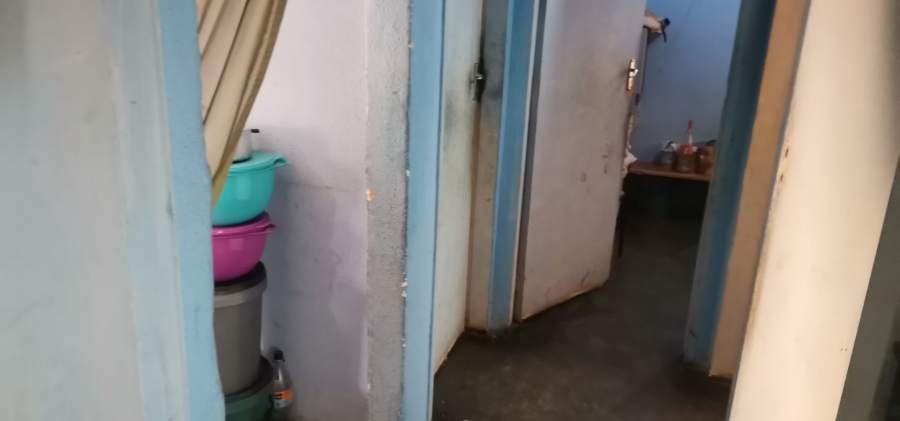 2 Bedroom Property for Sale in Teanong Gauteng