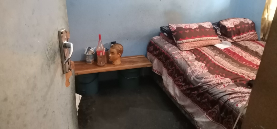 2 Bedroom Property for Sale in Teanong Gauteng