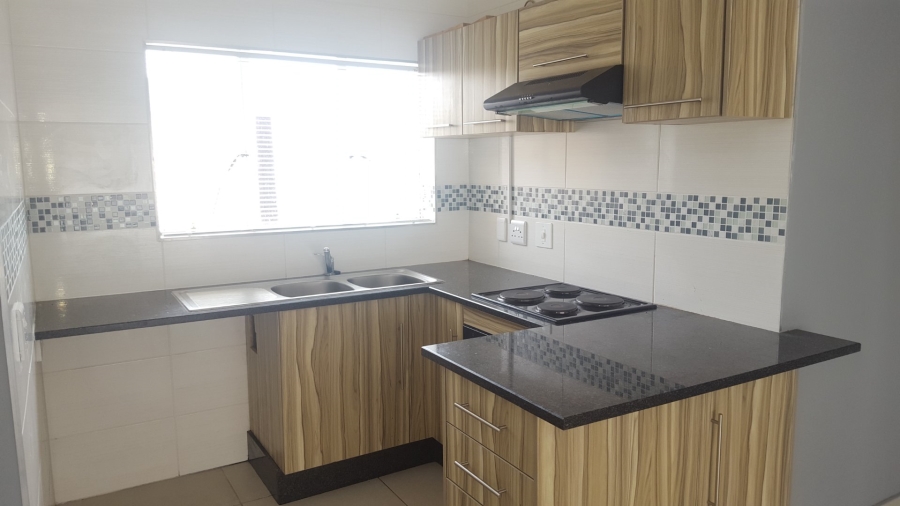 To Let 2 Bedroom Property for Rent in Meredale Gauteng