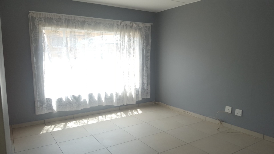 To Let 2 Bedroom Property for Rent in Meredale Gauteng