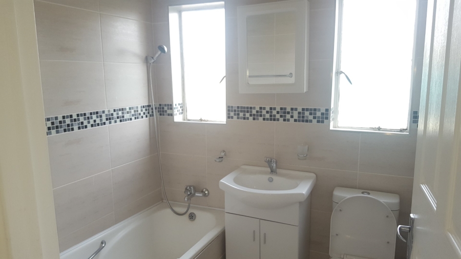To Let 2 Bedroom Property for Rent in Meredale Gauteng
