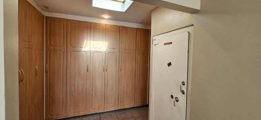 To Let 4 Bedroom Property for Rent in Brooklyn Gauteng