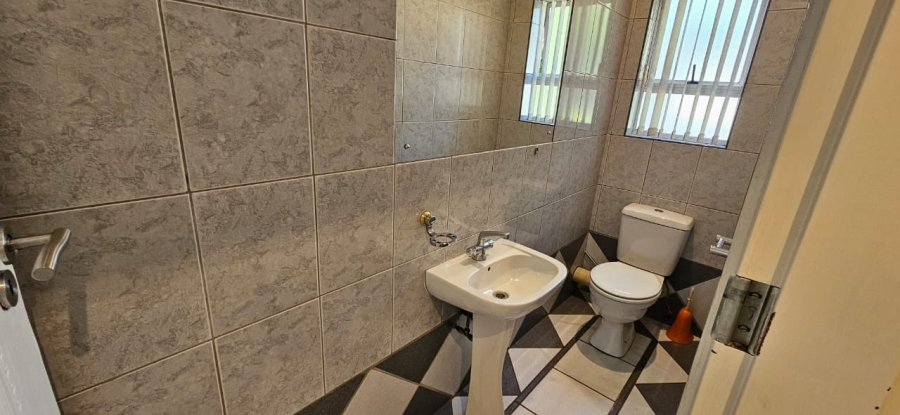 To Let 4 Bedroom Property for Rent in Brooklyn Gauteng