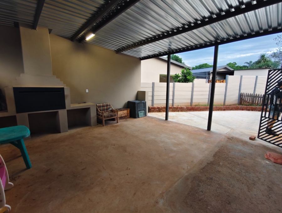 4 Bedroom Property for Sale in Sinoville Gauteng