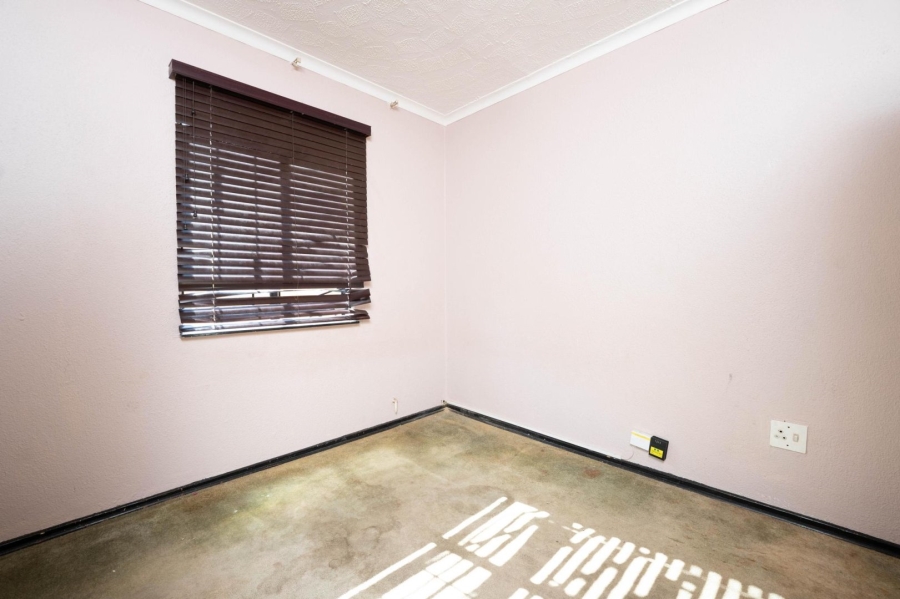 To Let 2 Bedroom Property for Rent in Protea North Gauteng