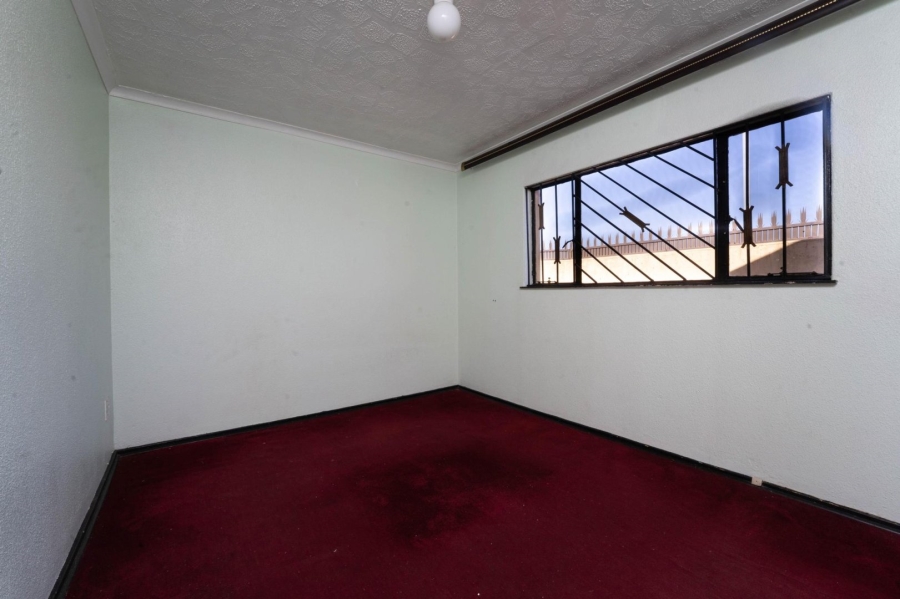 To Let 2 Bedroom Property for Rent in Protea North Gauteng