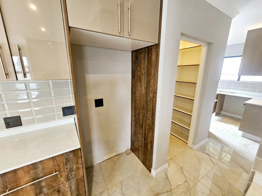 4 Bedroom Property for Sale in Eldoraigne Gauteng