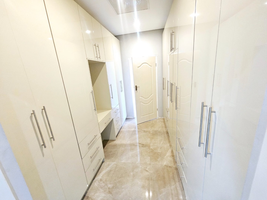 4 Bedroom Property for Sale in Eldoraigne Gauteng