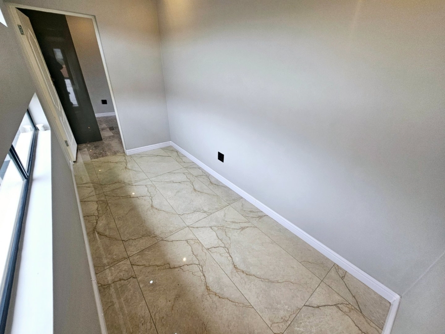 4 Bedroom Property for Sale in Eldoraigne Gauteng