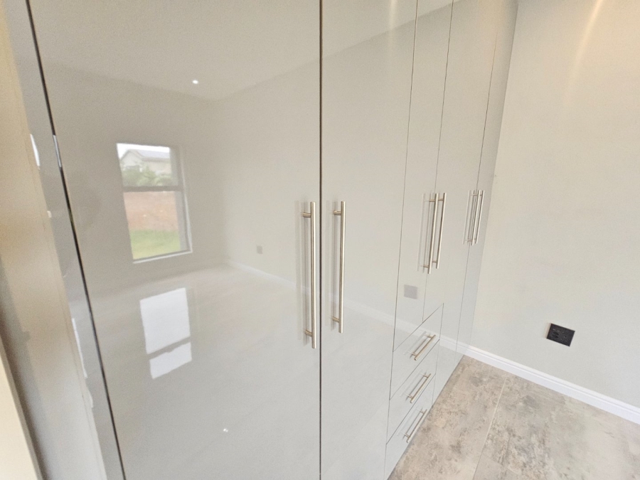 4 Bedroom Property for Sale in Eldoraigne Gauteng